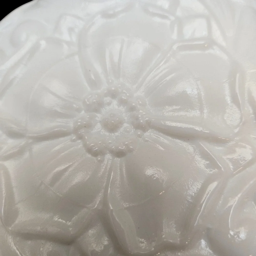VTG 1950s Indiana Milk Glass‎ Footed Bowl Flower And Leaf Pattern 9